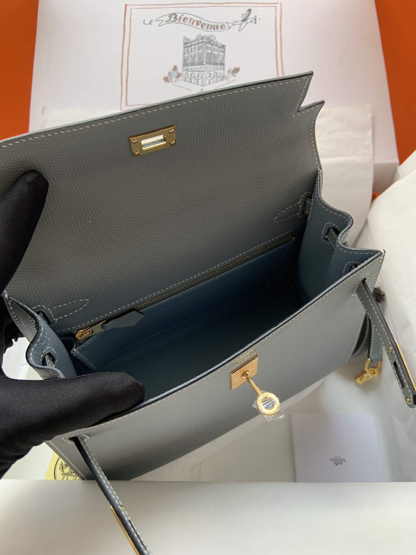 HERMÈS Kelly Gold-tone Hardware 25 28