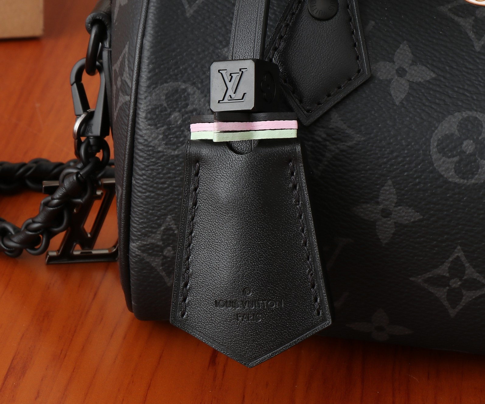 LV Speedy 18 M24606 18x12.5x11CM