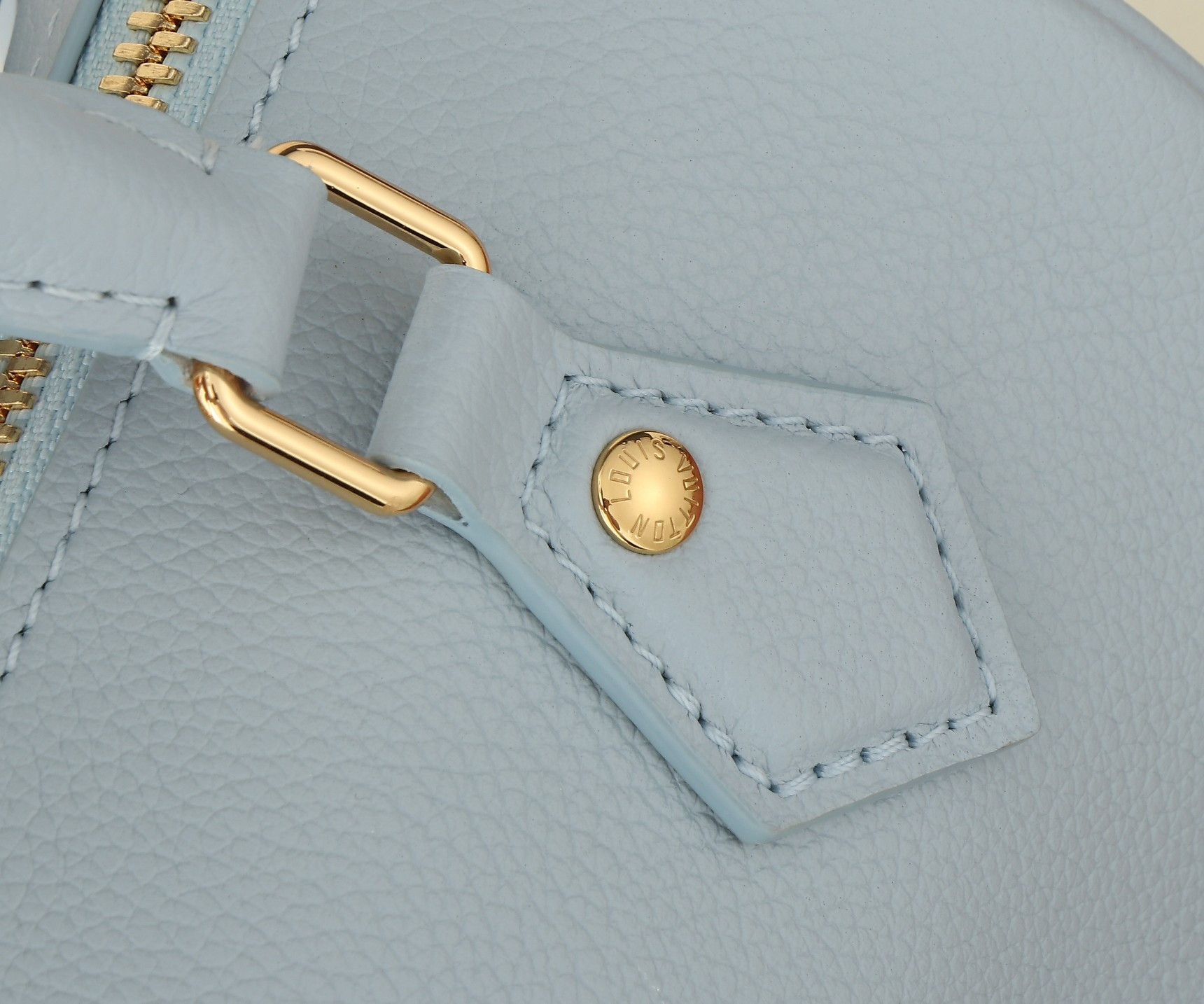 LV Speedy 18 M24604 18x12.5x11CM