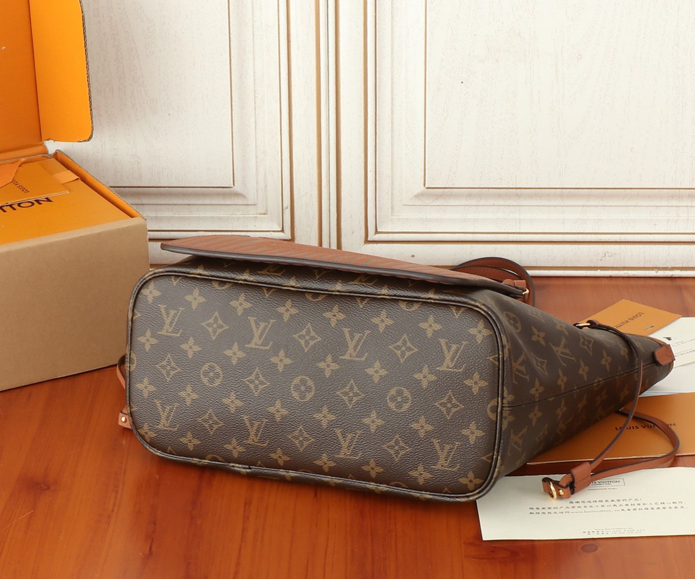 LV Neverfull MM Inside Out M12061 31x28x14cm Without Box