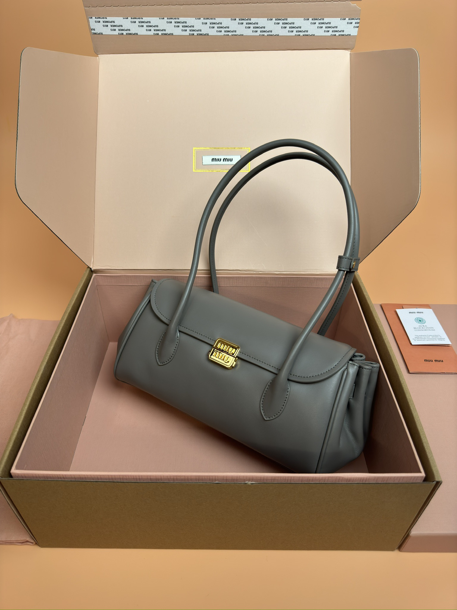 Miu Miu Leather shoulder bag 15x28x11cm