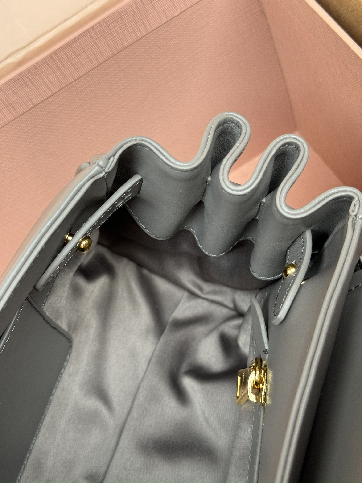 Miu Miu Leather shoulder bag 15x28x11cm