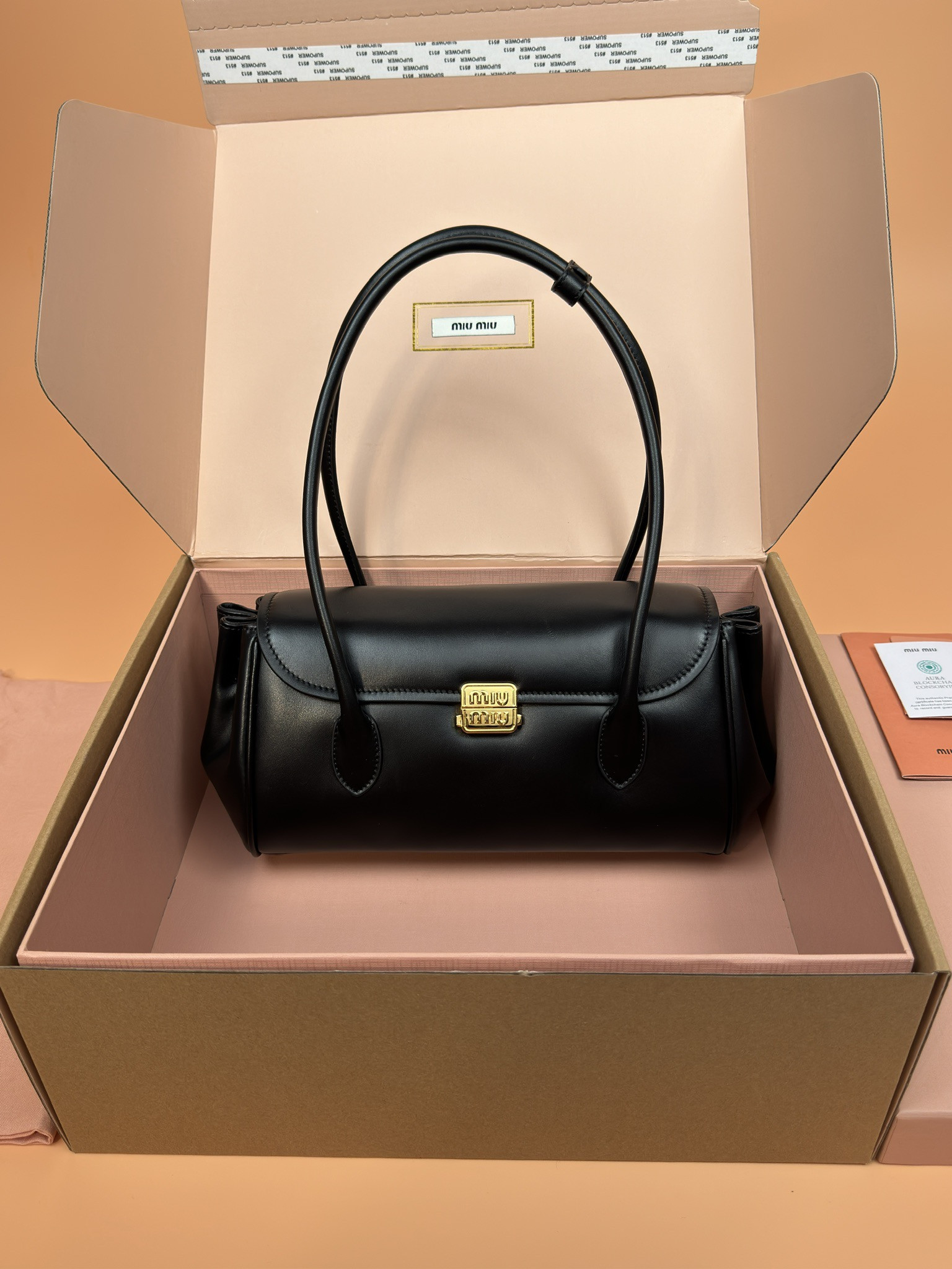 Miu Miu Leather shoulder bag 15x28x11cm