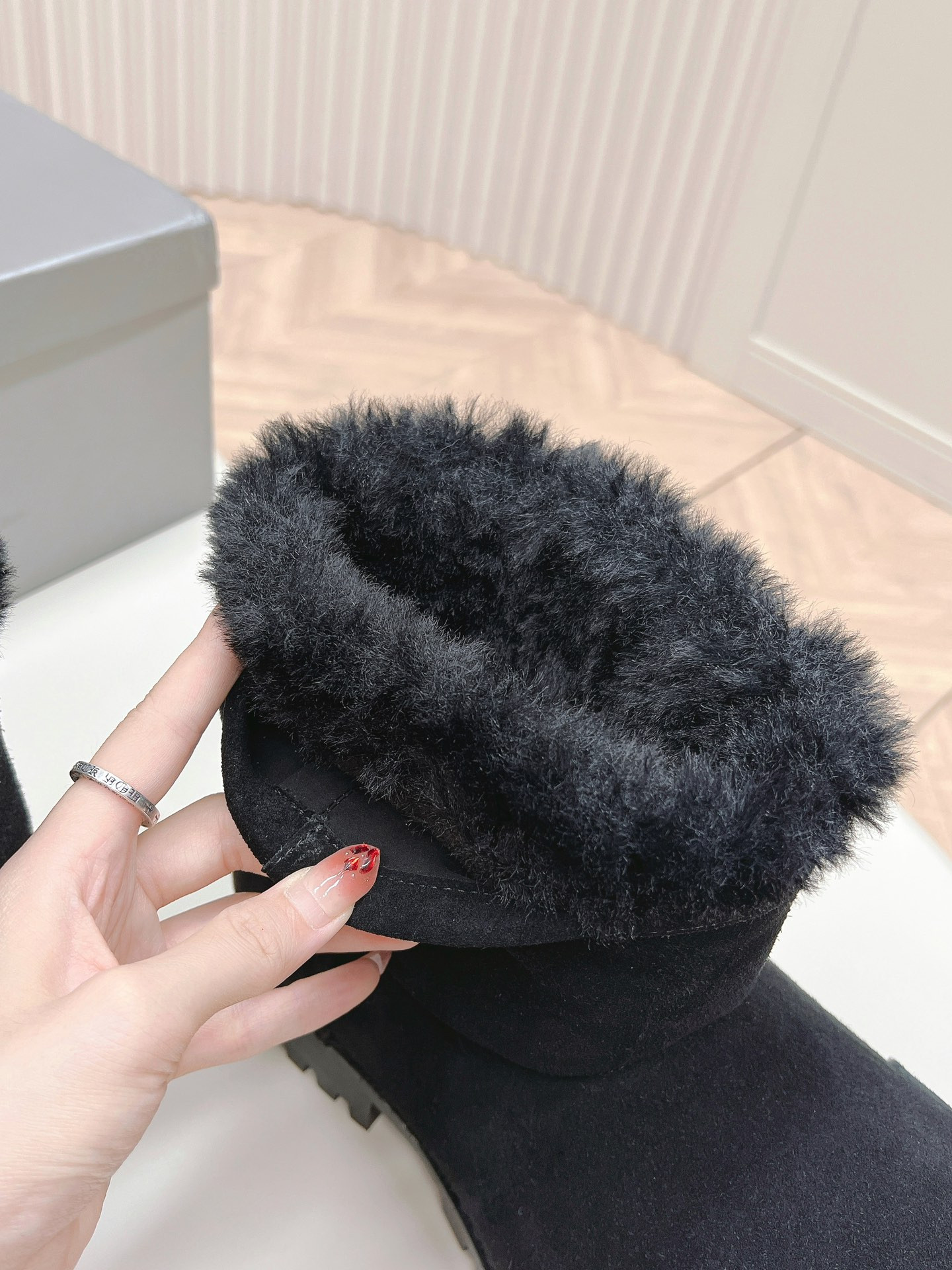 ua Ba*len*cia*ga snow boot