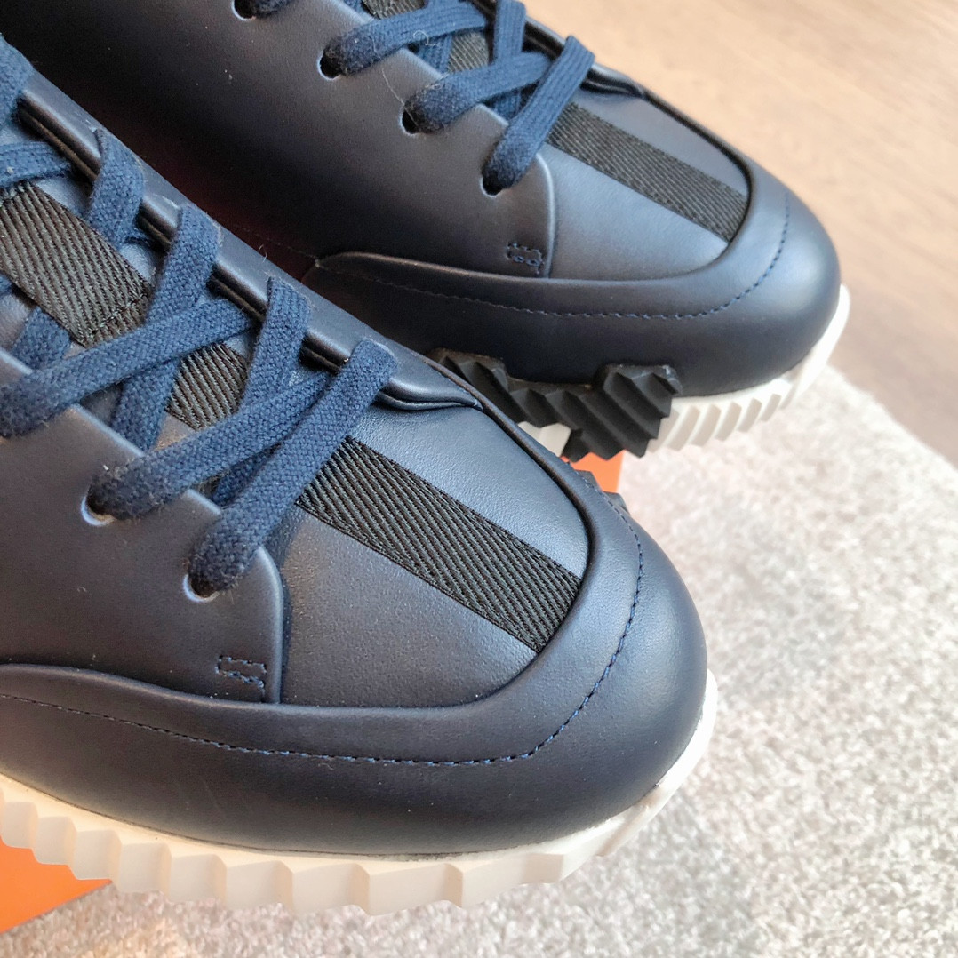 ua H**me5 bouncing sneaker