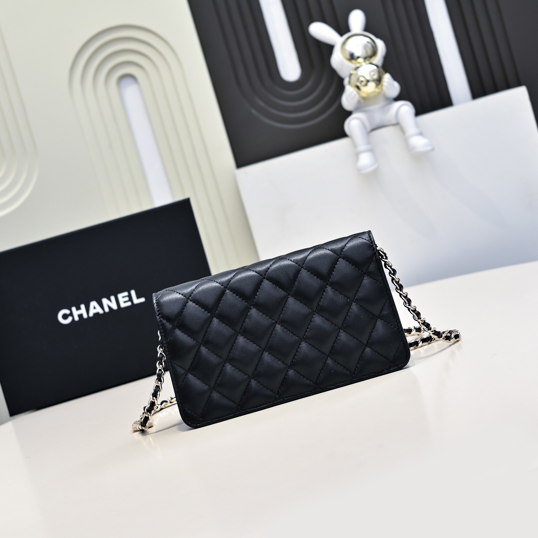 Ch*el clutch with chain 11x18.5x6cm