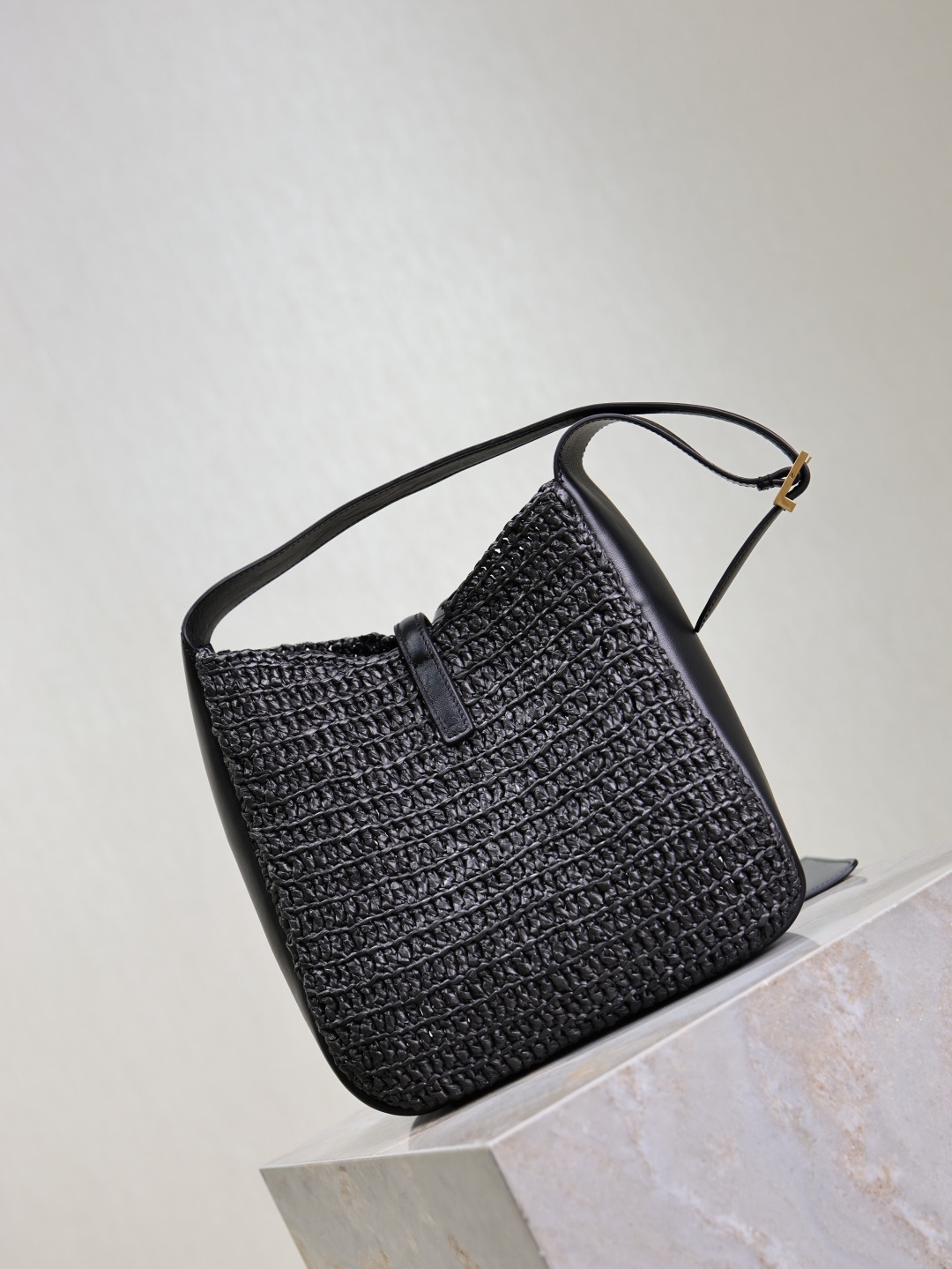 Y*L le 5 À 7 soft small (raffia/leather) 22x22x7-9cm