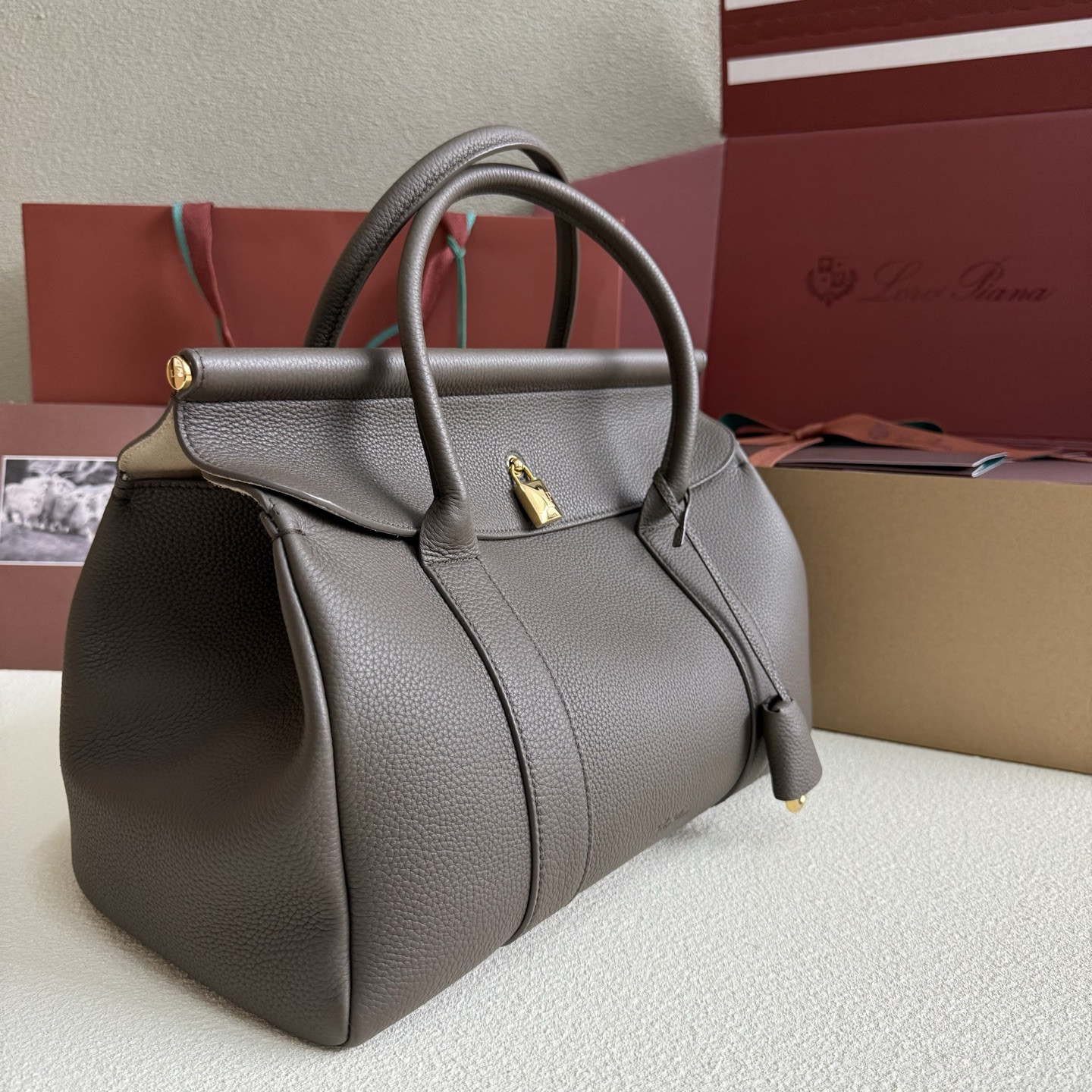 L**o p*ana loom l32 calfskin 33x23x18cm