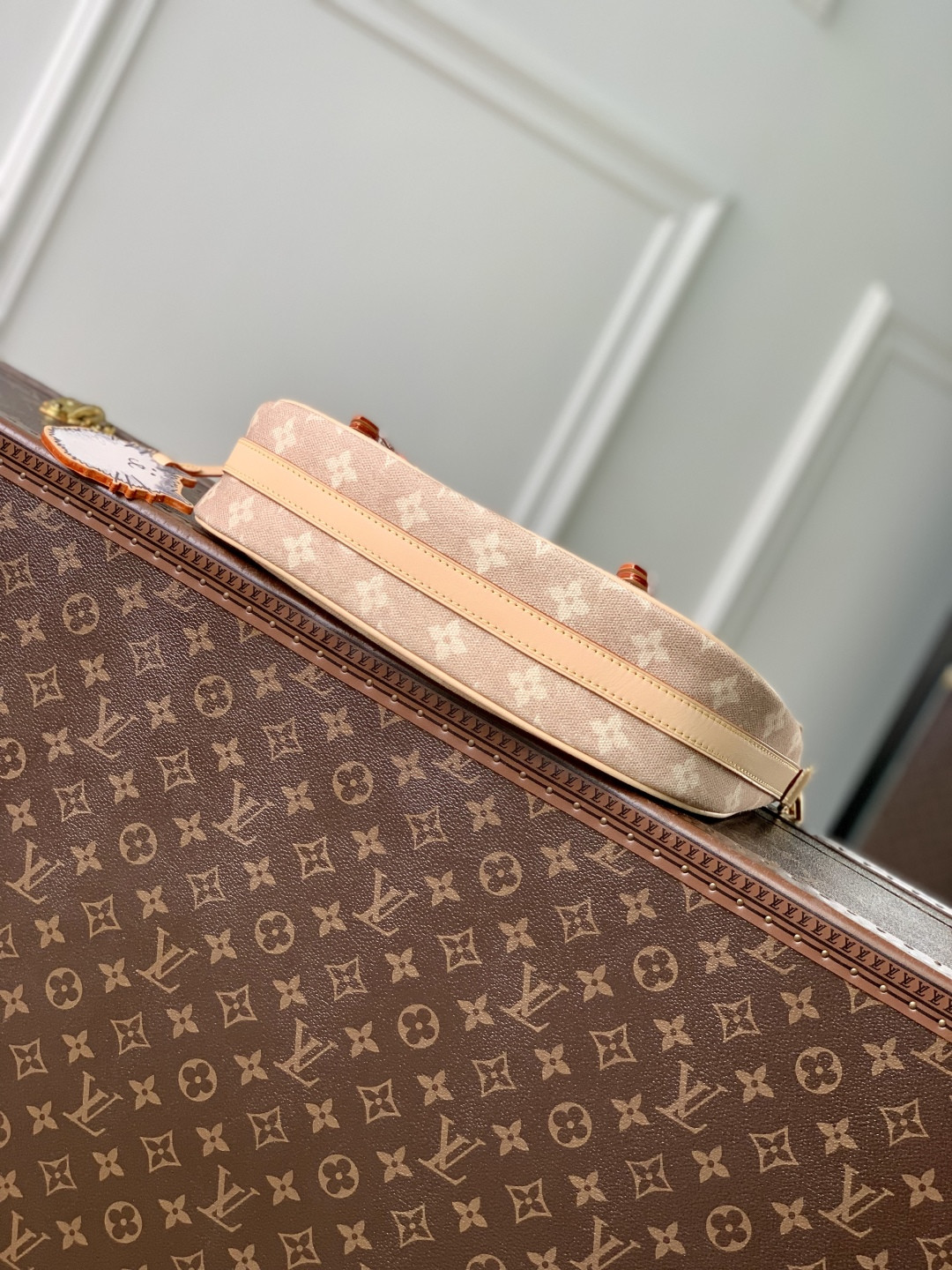 LV Escape M15134 30x21x7cm