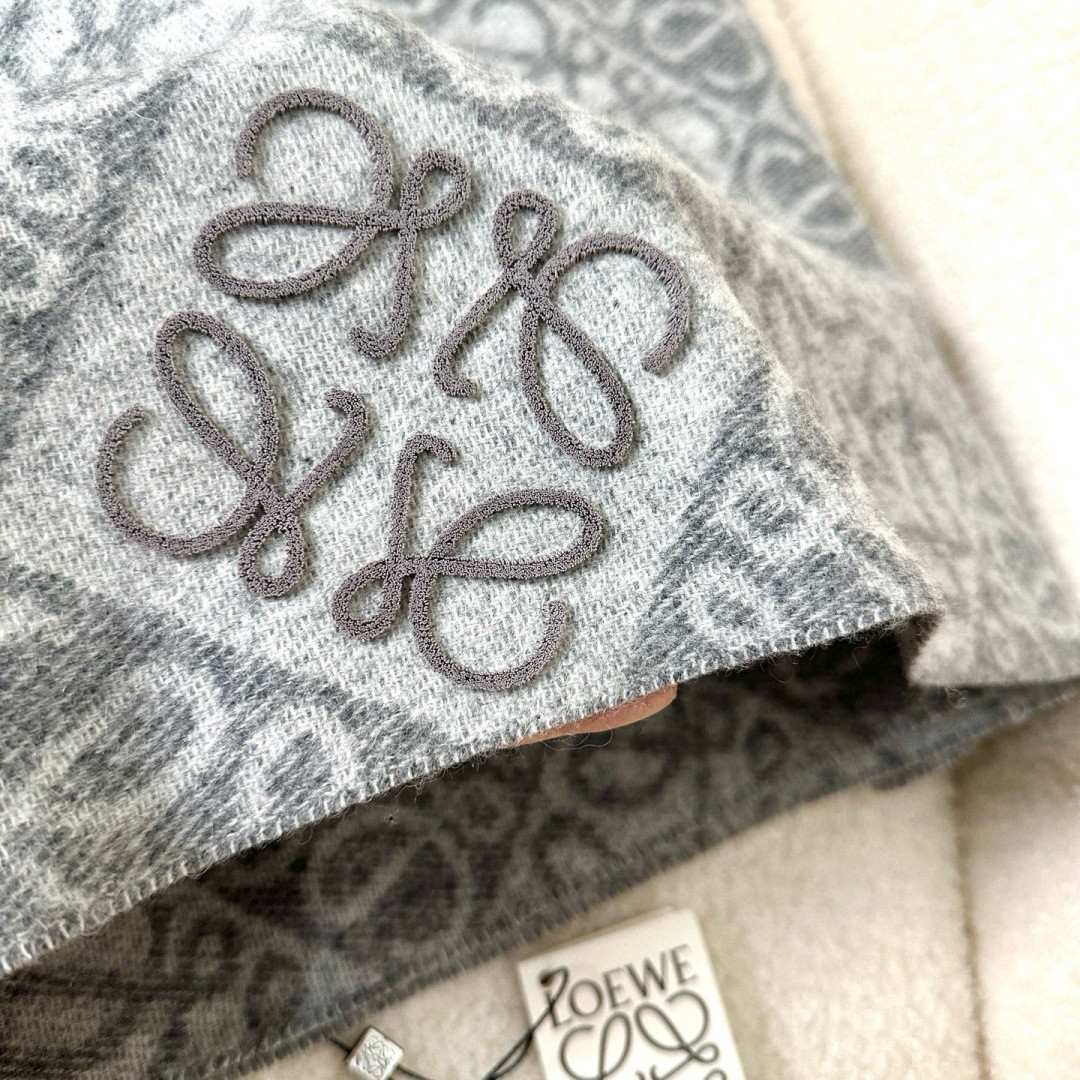 L0ew* scarf 38x180cm