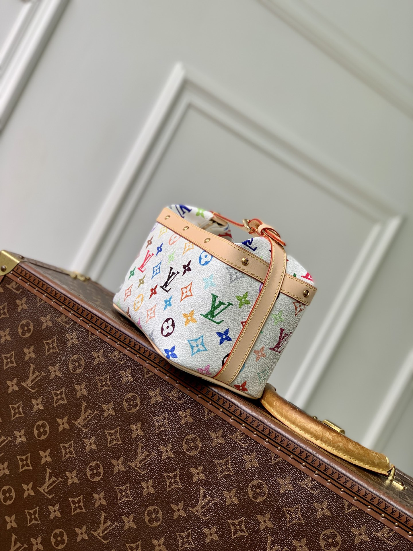 LV x TM Cruiser Toiletry Bag M27900 22x13.5x12cm