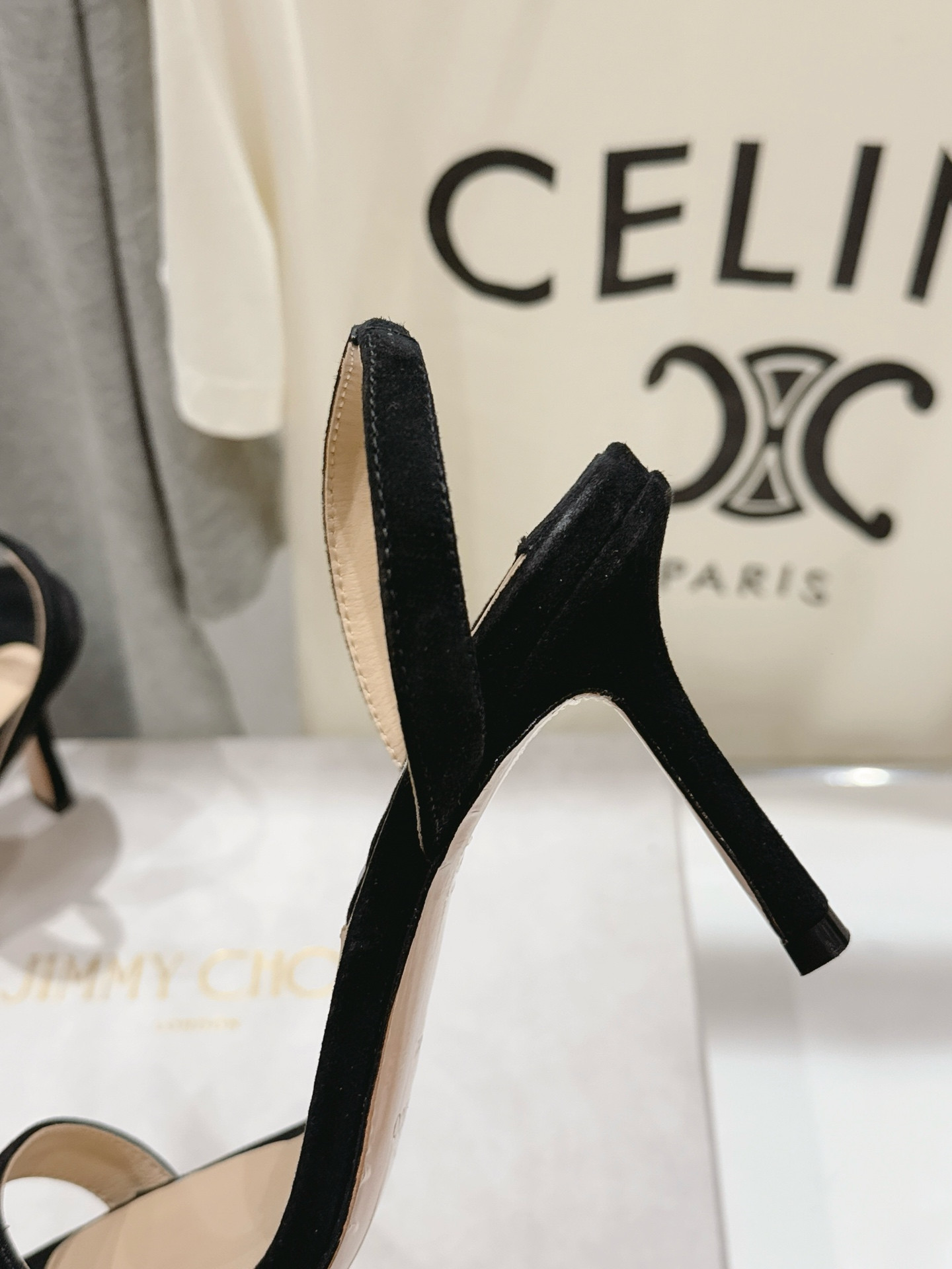 ua Ji*y Ch* jenn sandals